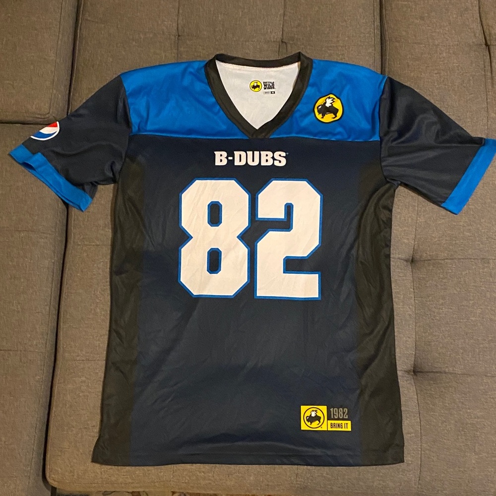Buffalo Wild Wings Uniform / Halloween Costume Unisex Size Medium Pepsi Jersey